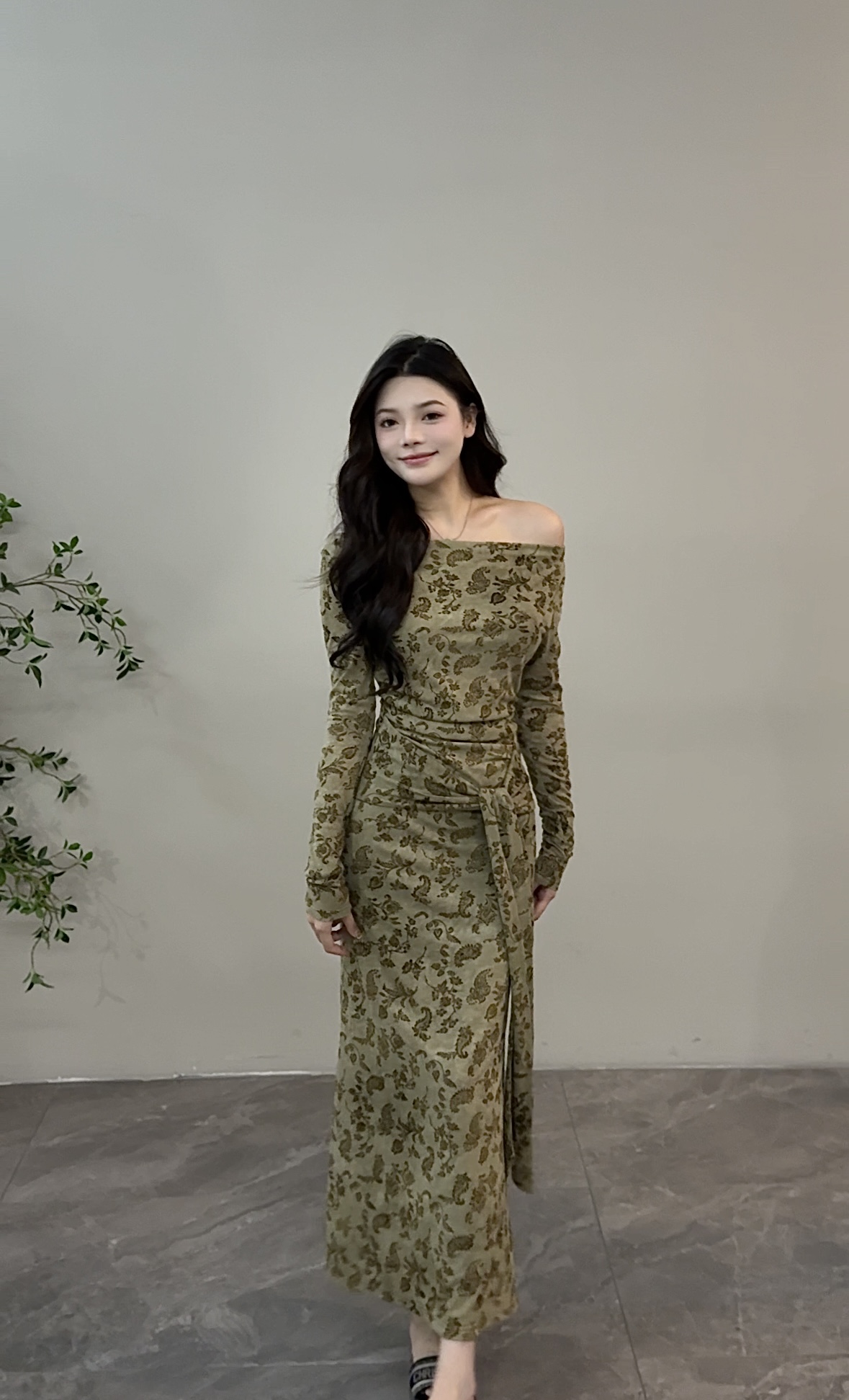 【苏苏】初秋新款长袖印花复古一字肩修身显瘦褶皱气质长裙DT1527