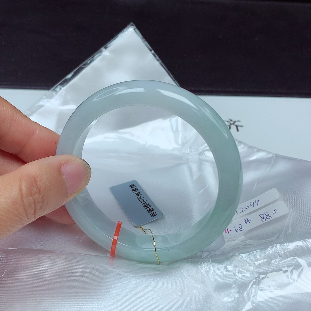 翡翠手镯未镶嵌58圈2099