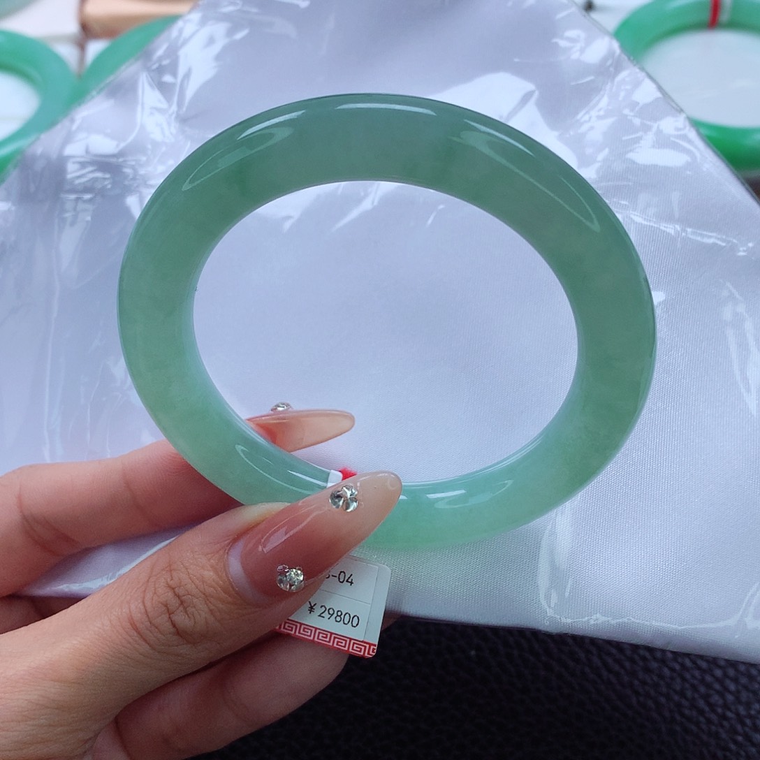 翡翠手镯未镶嵌55.56.57冰绿胖圆