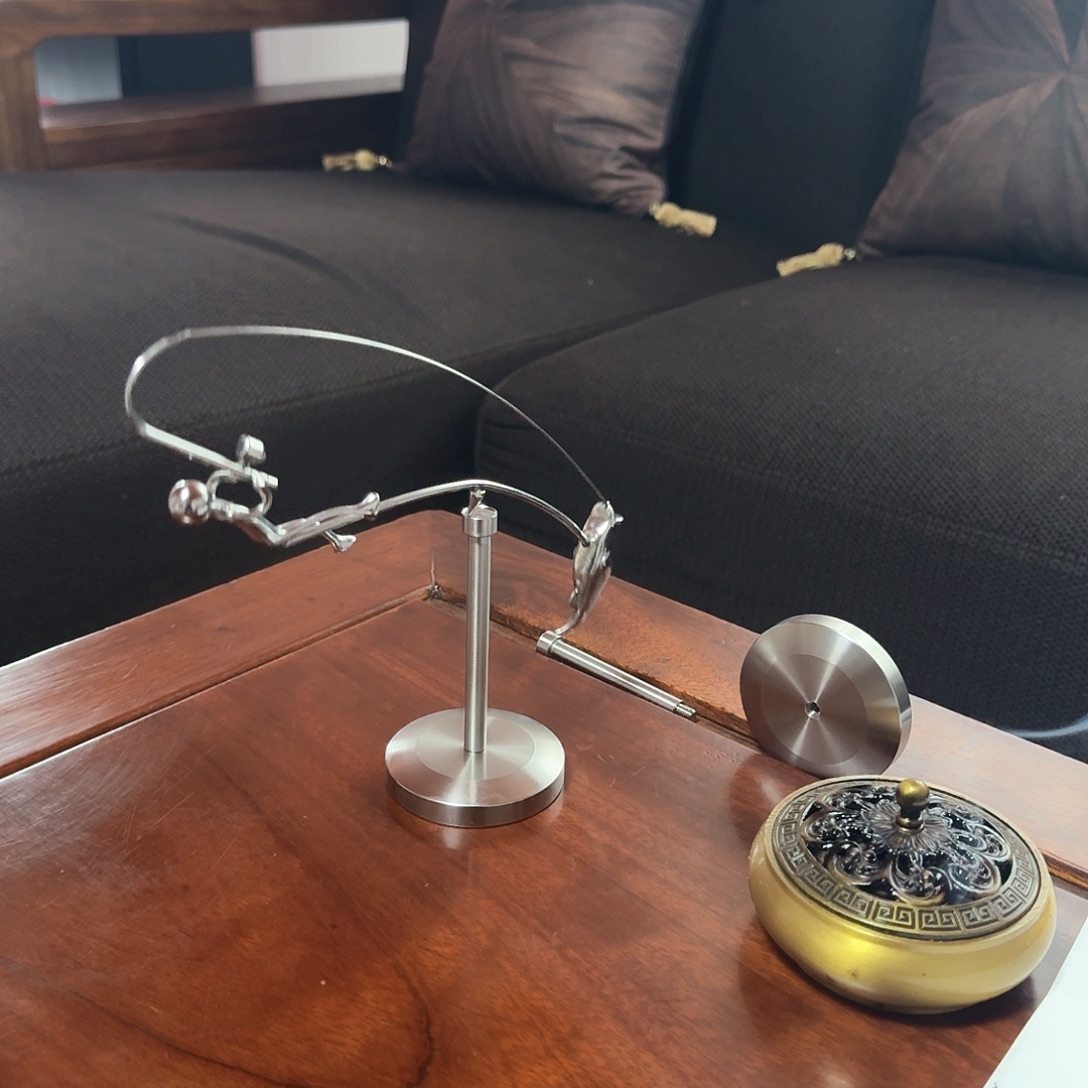 不锈钢创意桌面平衡摆件