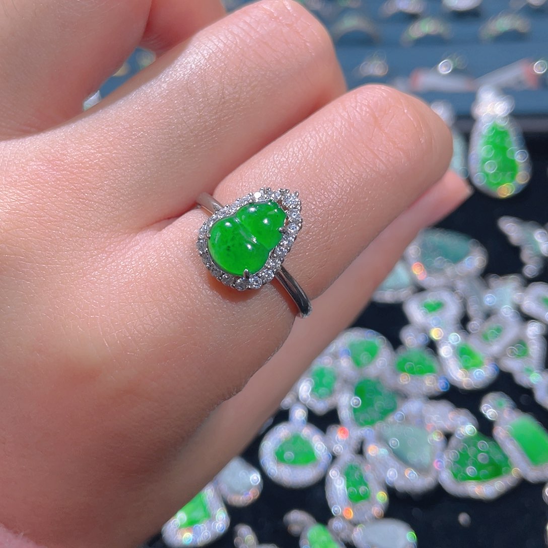 未镶嵌戒指翡翠戒指