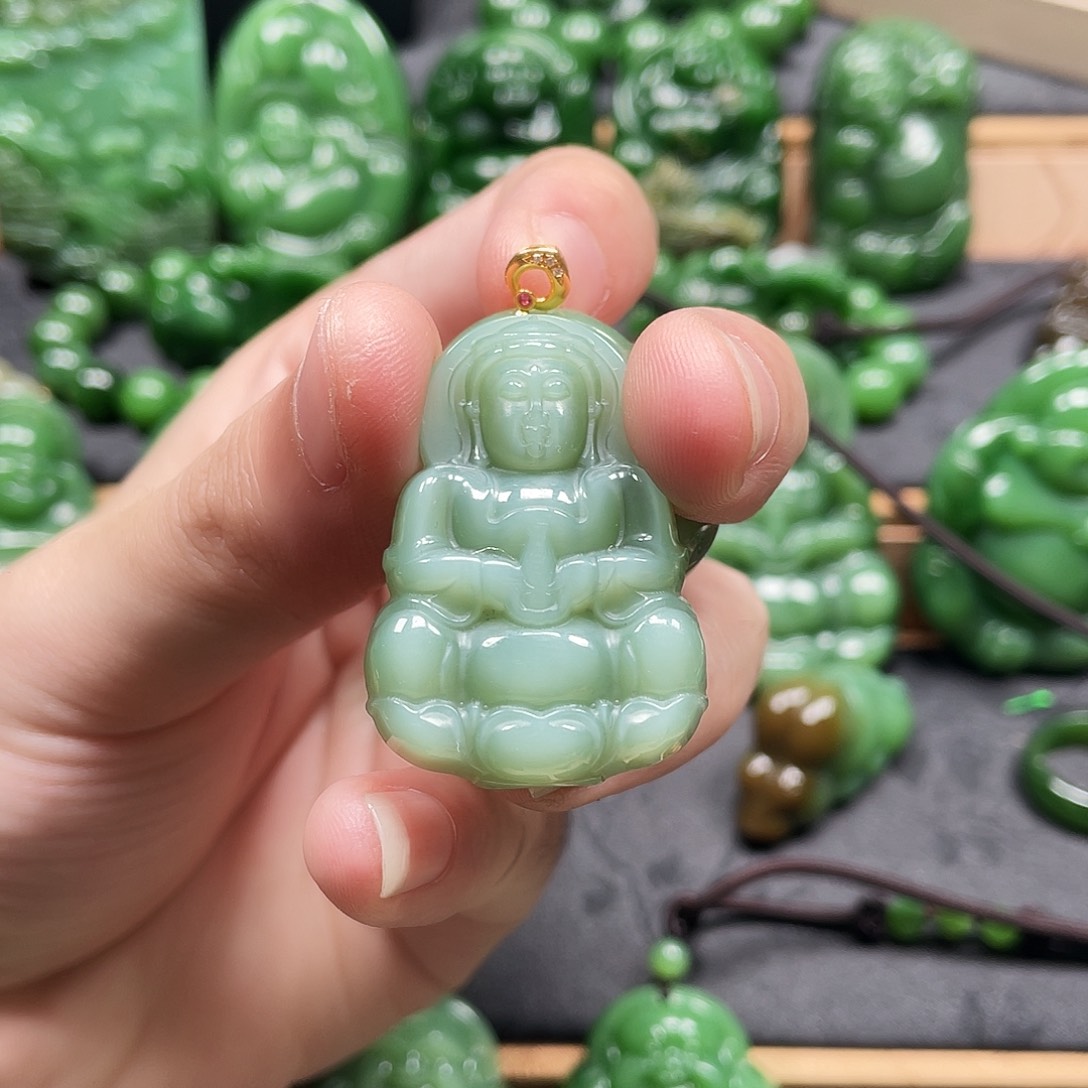 和田玉（碧玉）颈饰18K金镶嵌浅*