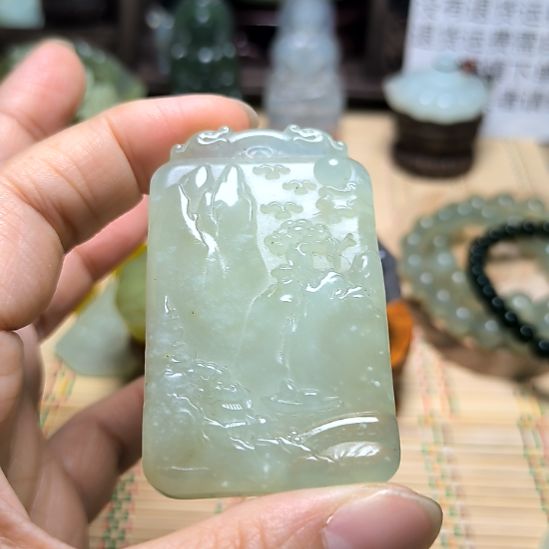 蛇纹石玉未镶嵌颈饰