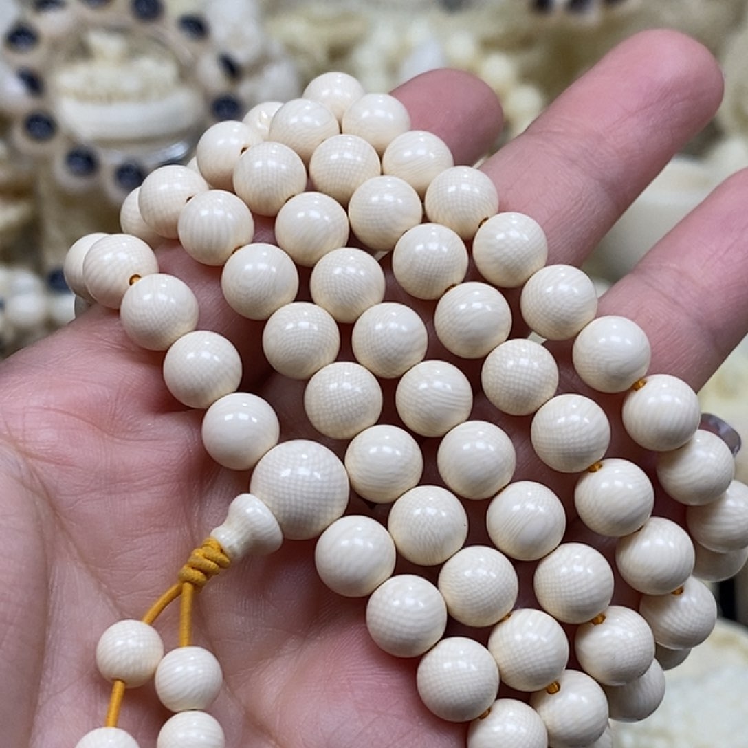 紫檀木类端景台柒*七猛犸链子108