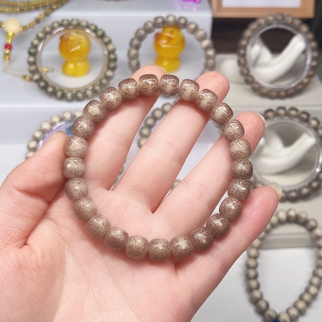 婧***手串星月菩提卡9粉糯冰星点货 毕业级A5