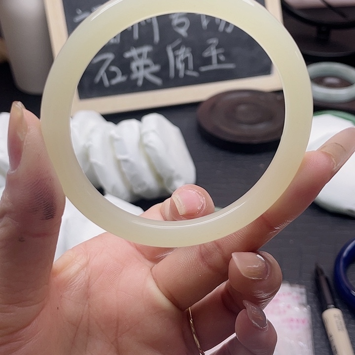 石英岩玉未镶嵌手镯32