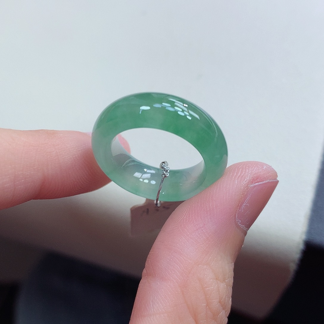 翡翠未镶嵌戒圈12号
