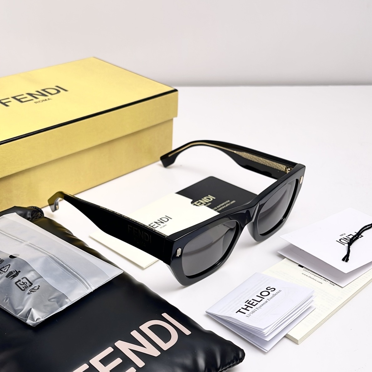 未使用 FENDI/芬迪 【九筒奢品】黑色金标墨镜/4409