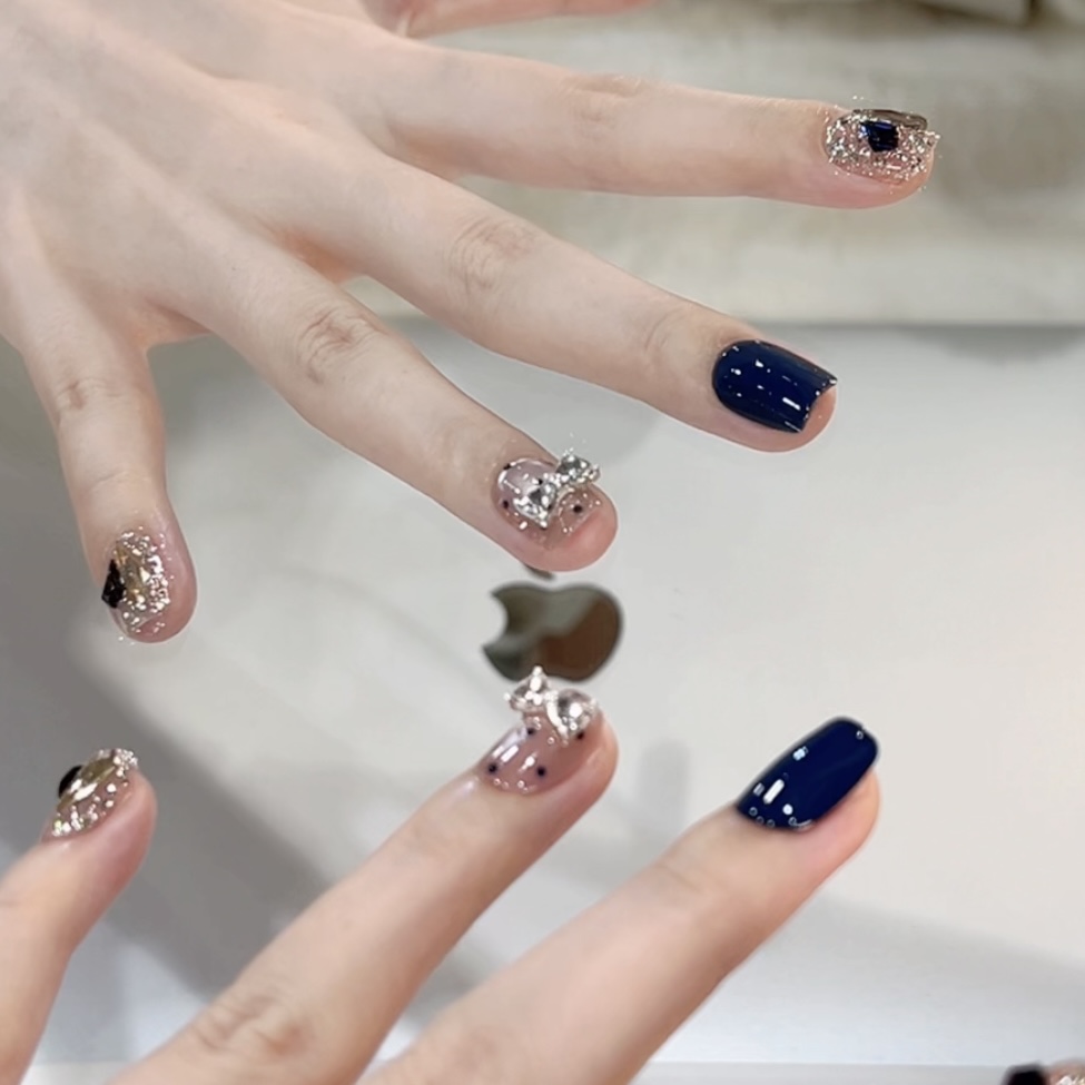 【爱心蝴蝶结锆石藏蓝】野世穿戴甲  纯手工美甲