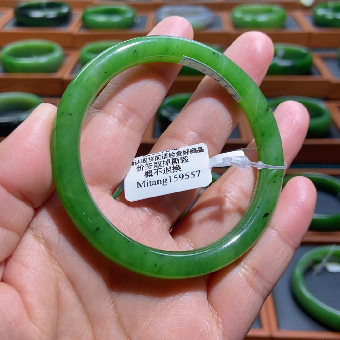 和田玉（碧玉）未镶嵌手镯苹果绿5455
