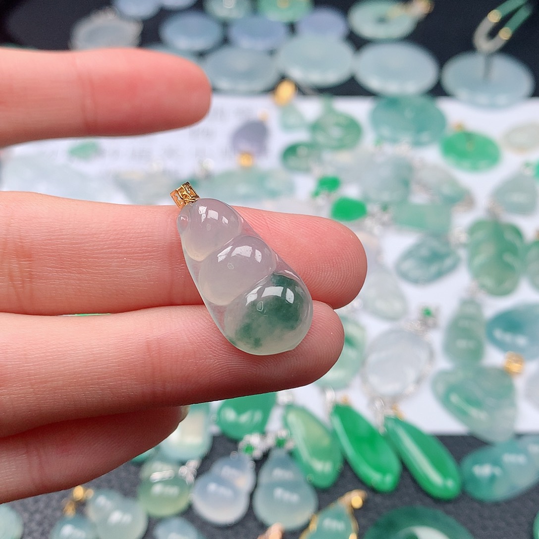 翡翠颈饰18K金镶嵌天然翡翠