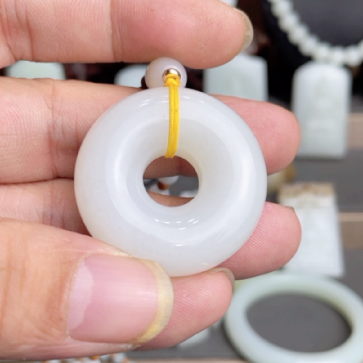 【闪购商品】颈饰未镶嵌和田玉