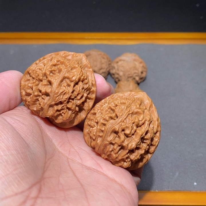 文玩核桃吊坠水龙