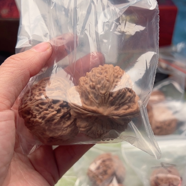 大***6文玩核桃吊坠南疆石文玩核桃手把件