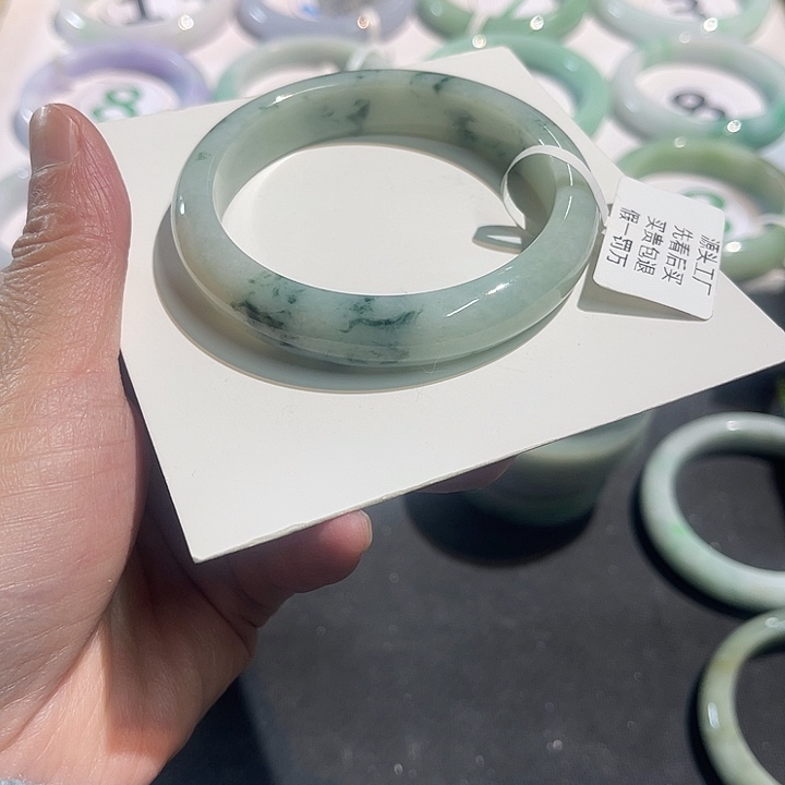 翡翠未镶嵌手镯纯天然缅甸翡翠手镯