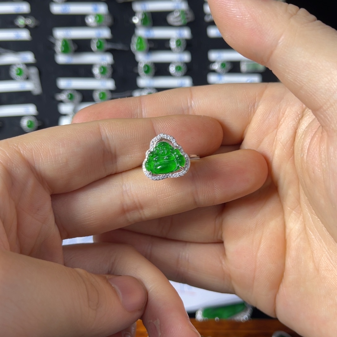 翡翠戒指银S925镶嵌翡翠戒指