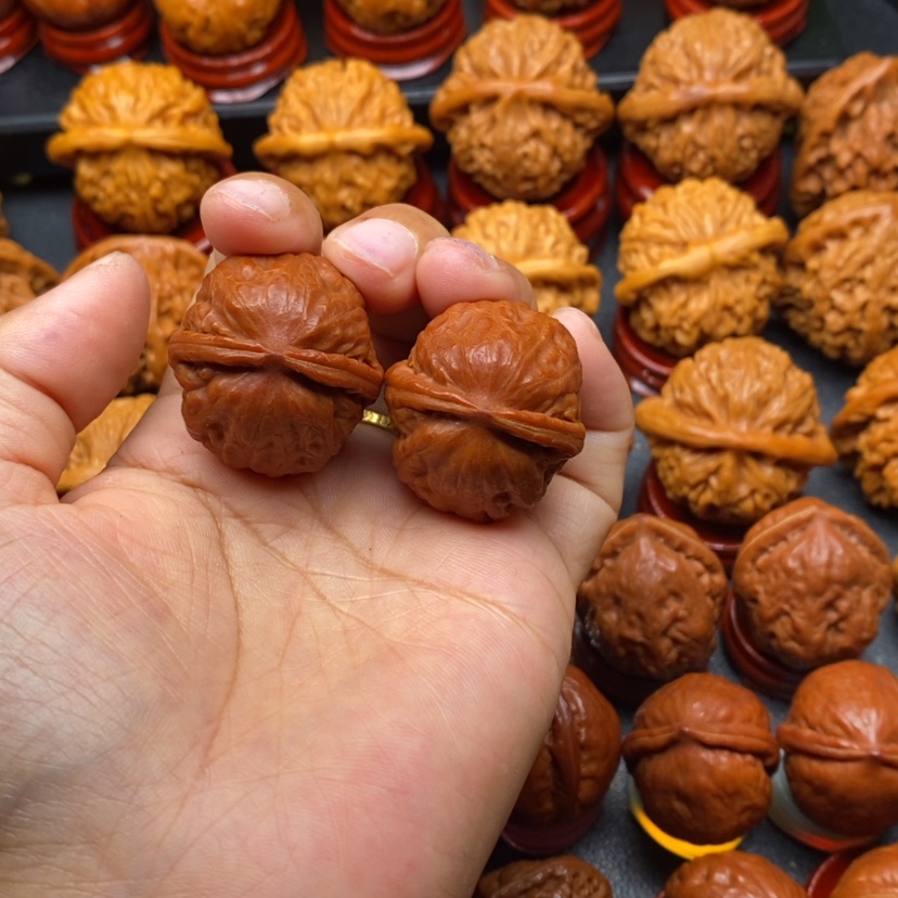 【闪购商品】文玩核桃把件蛇皮球