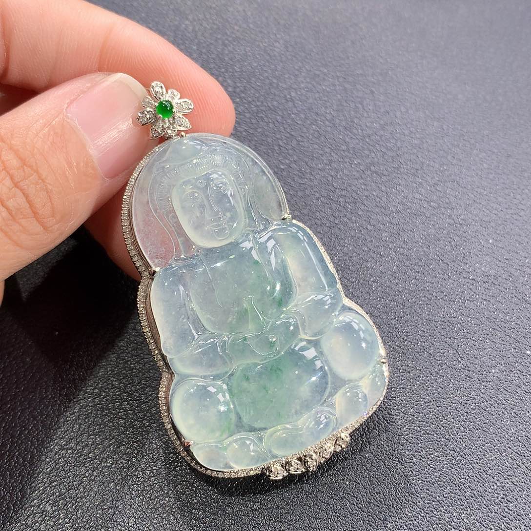 翡翠18K金镶嵌颈饰