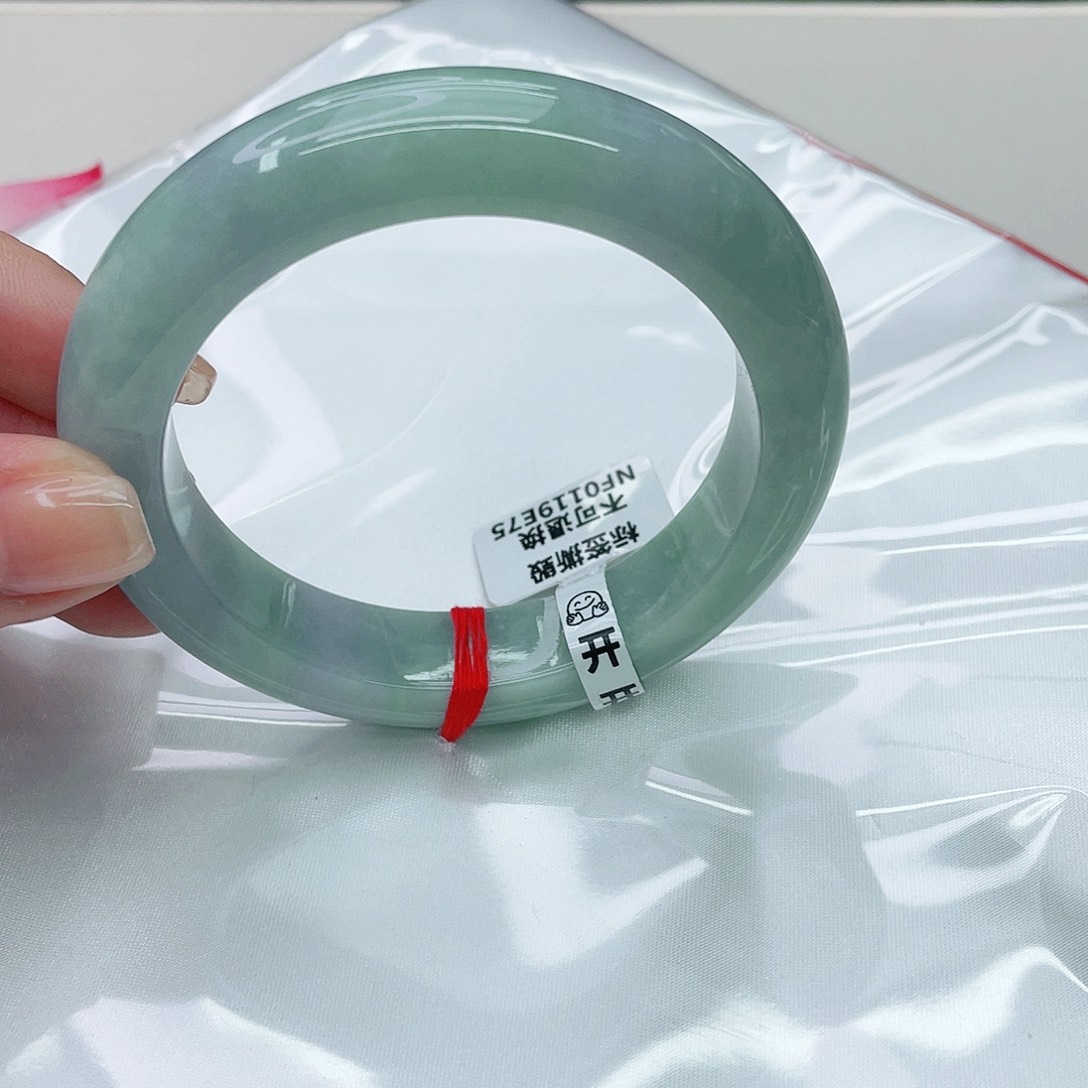 翡翠手镯未镶嵌正58.5