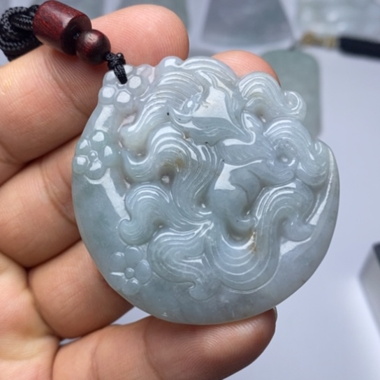 翡翠未镶嵌颈饰翡翠