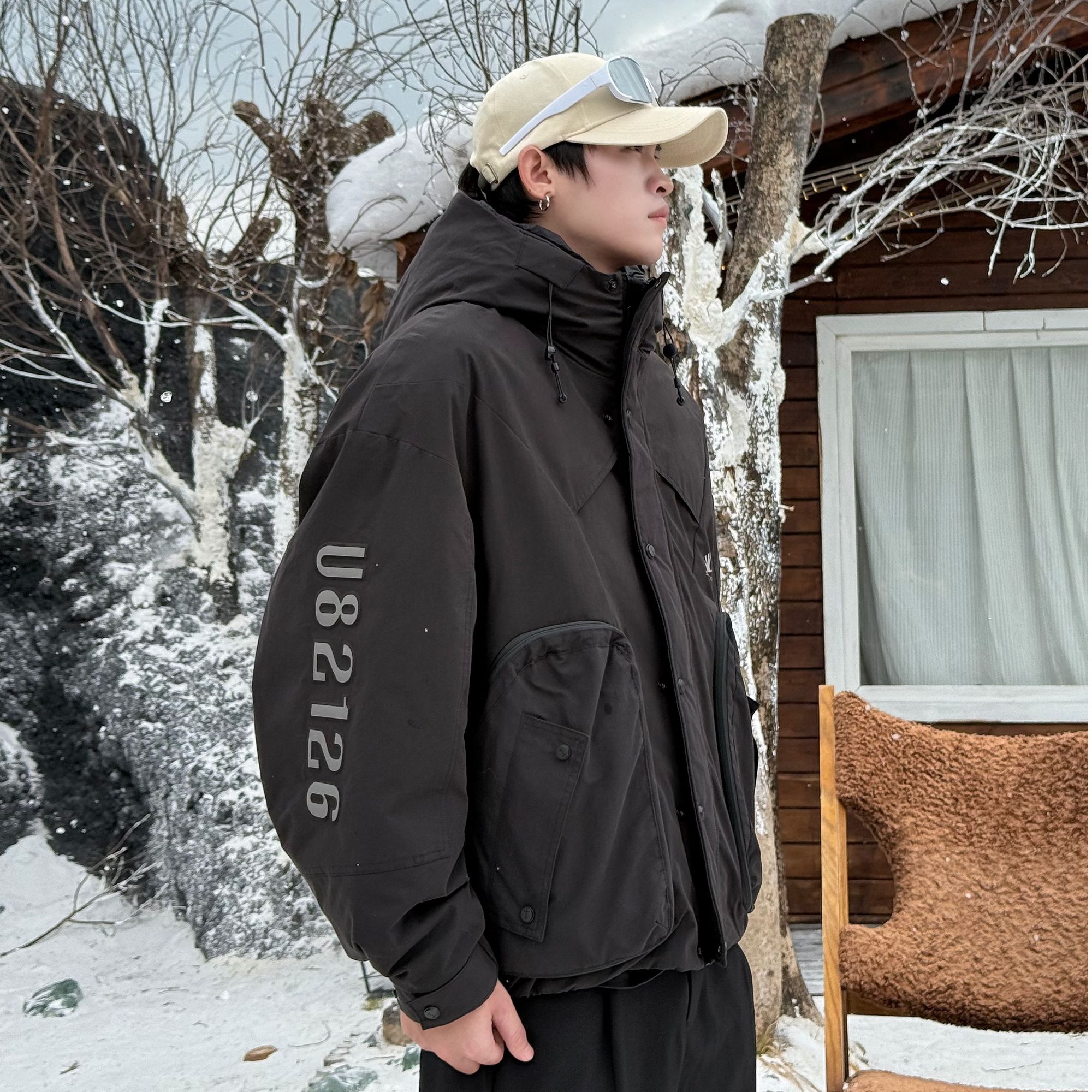 SJ-潮牌阔版连帽保暖外套冬季宽松时尚潮流男款防寒服2405