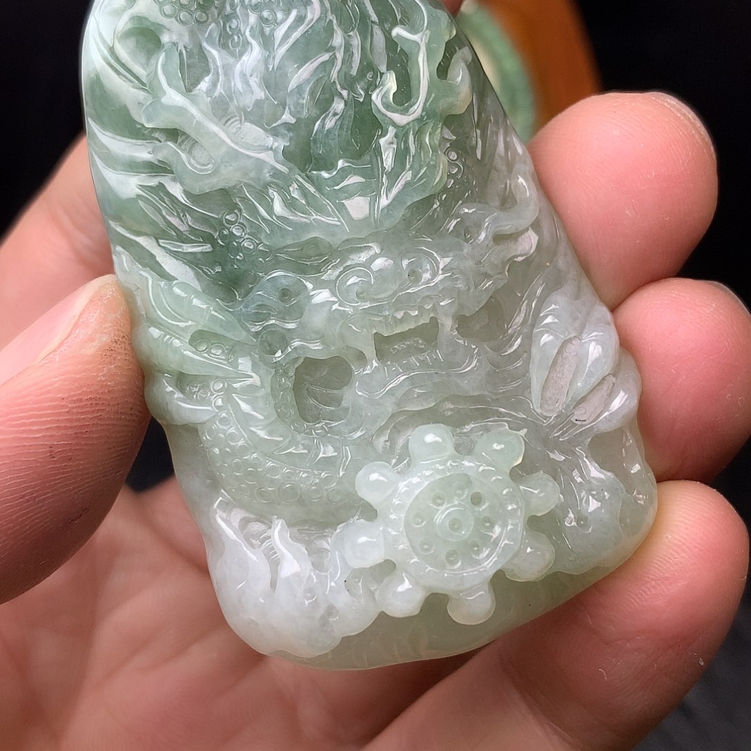 翡翠未镶嵌颈饰翡翠首饰和翡翠珠宝