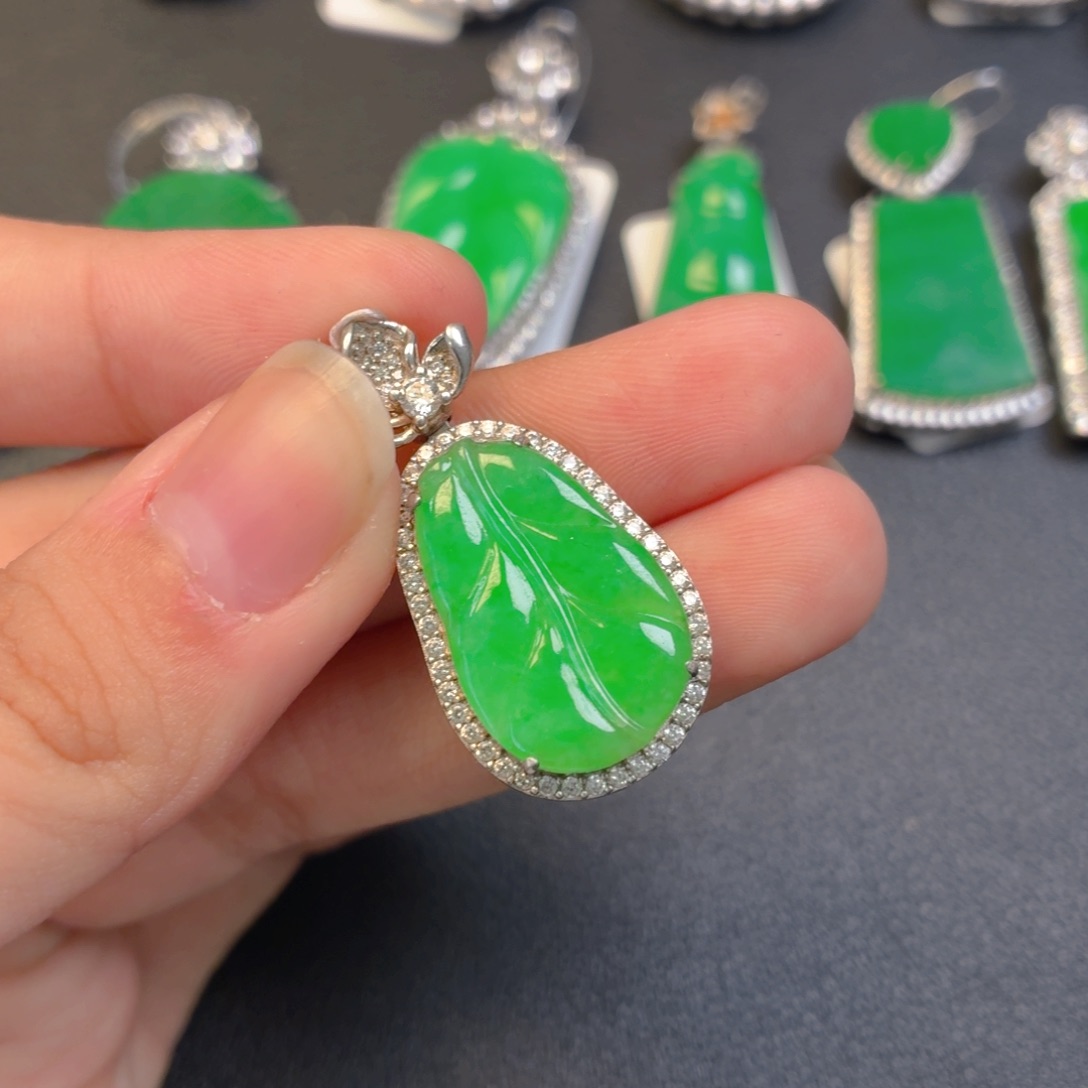 翡翠银S925镶嵌颈饰