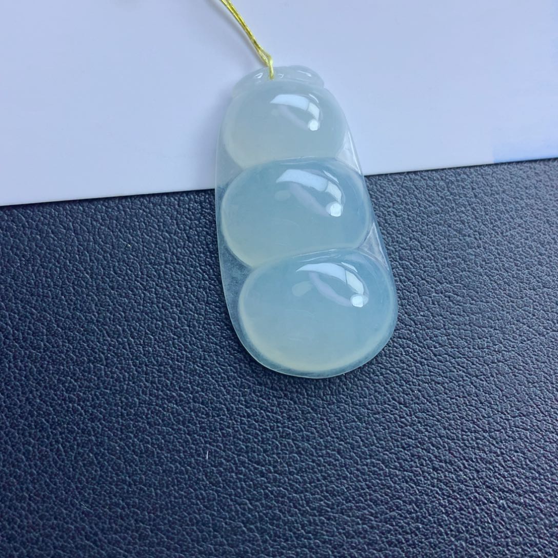 翡翠颈饰未镶嵌福豆