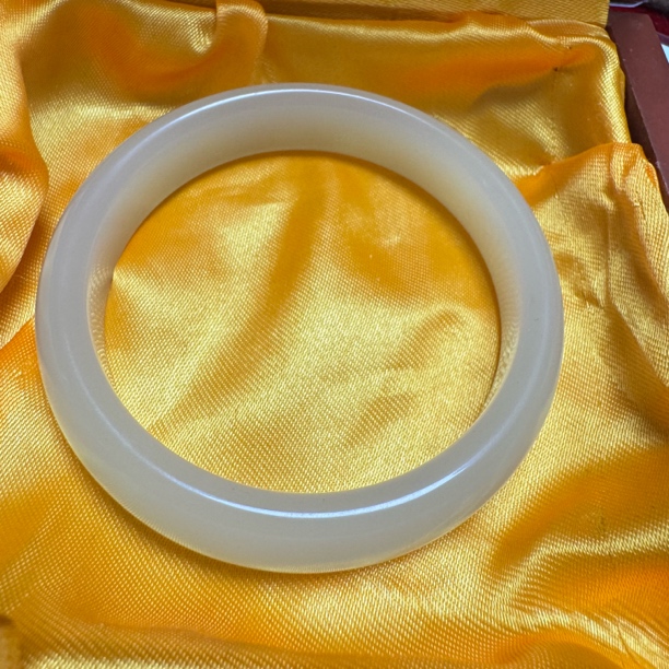 金运莱专柜冰清水手镯