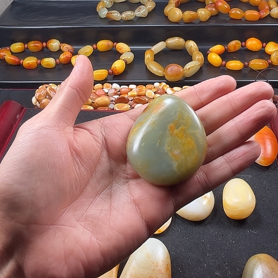 颈饰未镶嵌和田玉