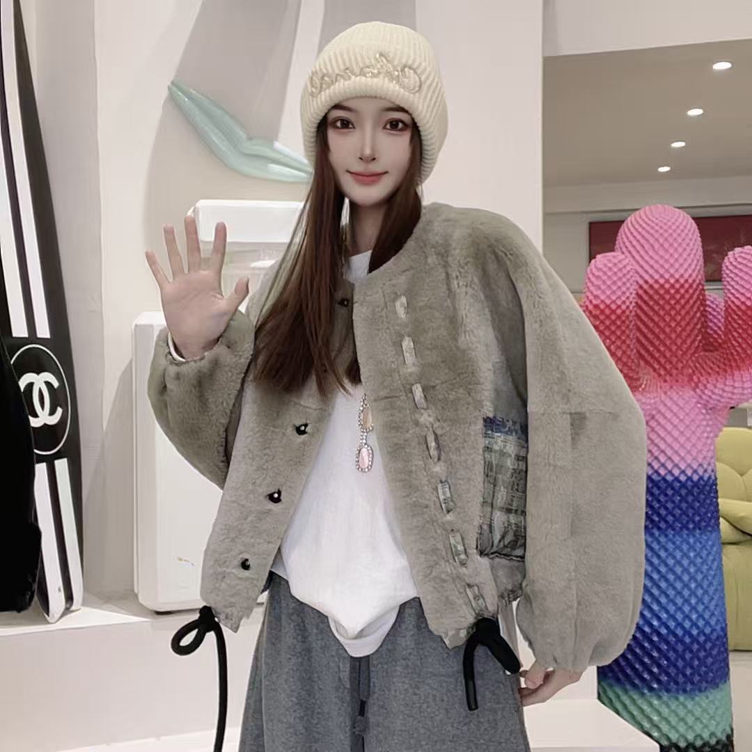 【SUSU推荐】女短款休闲风常规长袖皮毛一体外套-83933