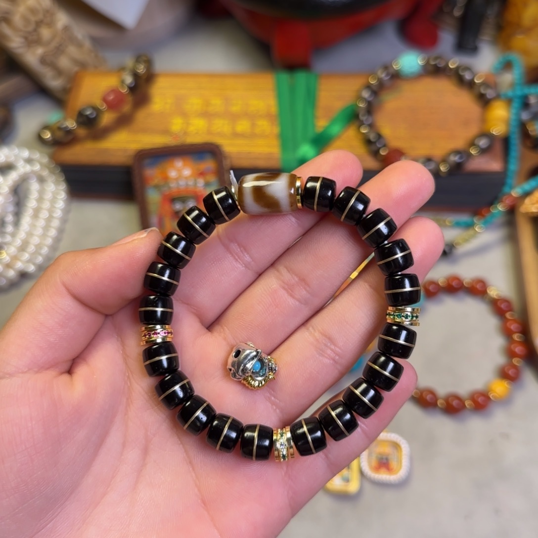 M***。木质类哈哈哈哈哈哈哈