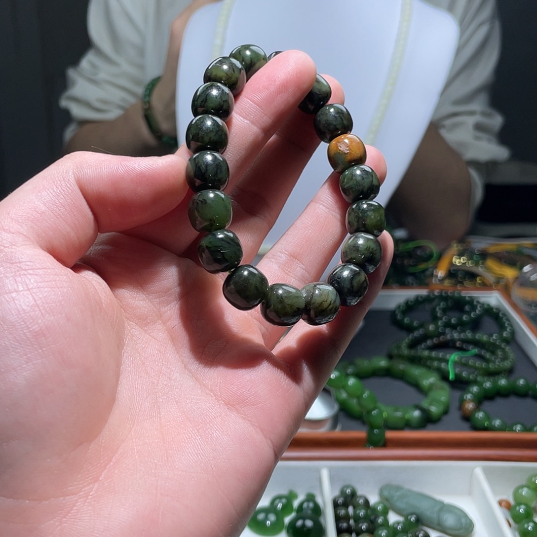 和田玉（碧玉）未镶嵌珠宝半成品