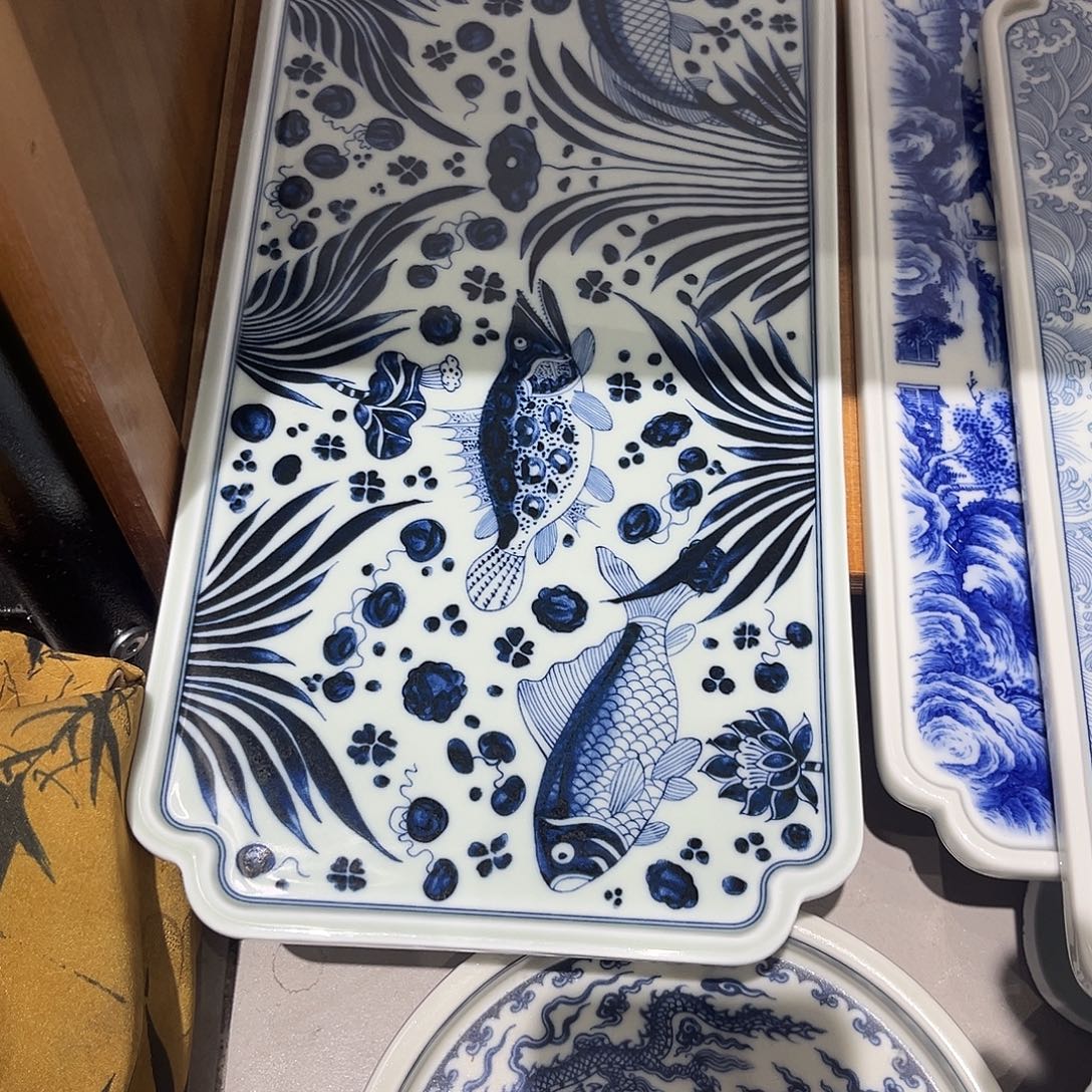 不***见青花仿元鱼藻纹茶盘