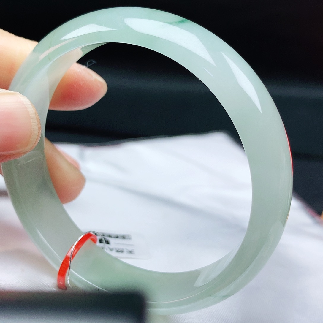 翡翠手镯未镶嵌54+圈