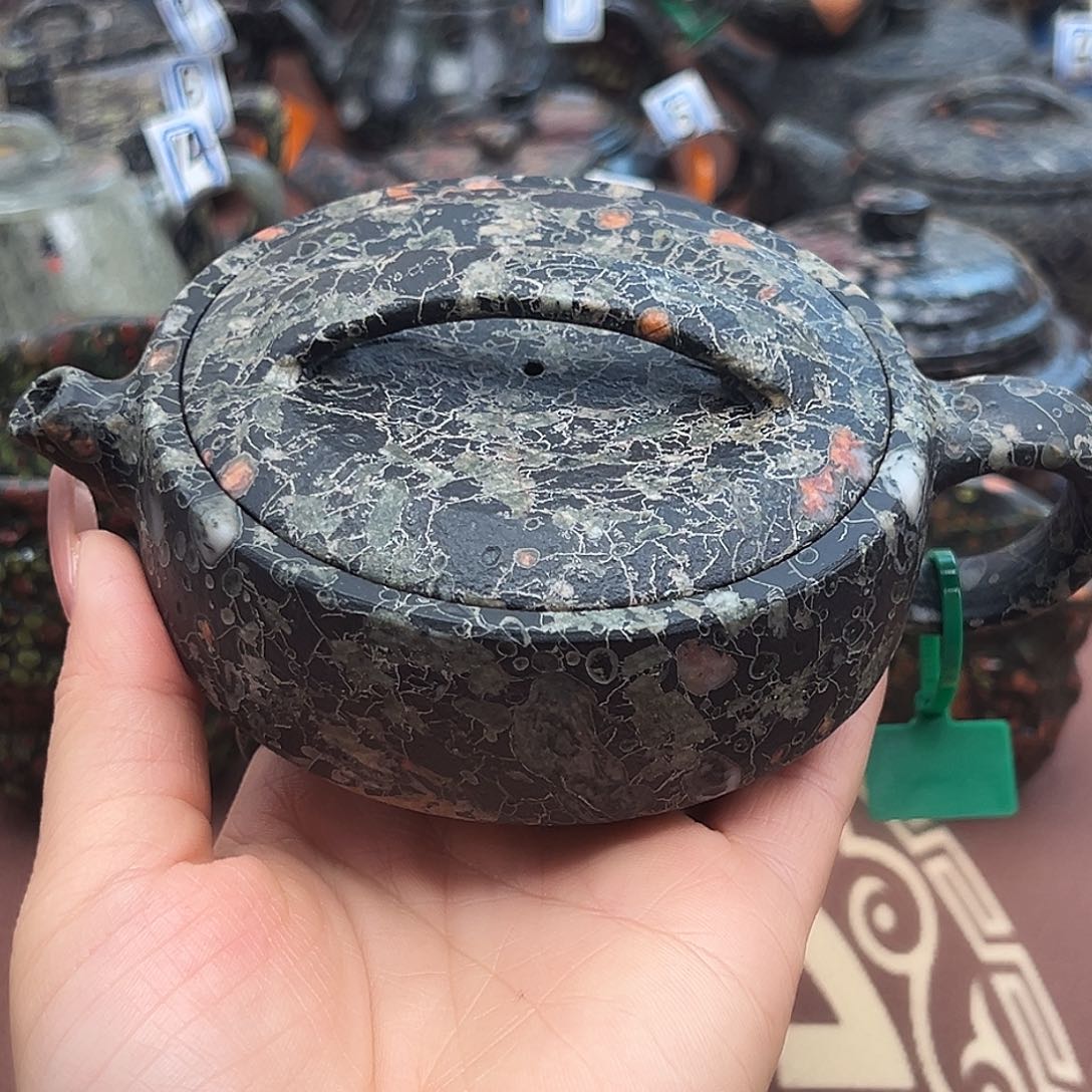 遇壶堂安山玉一片瓦