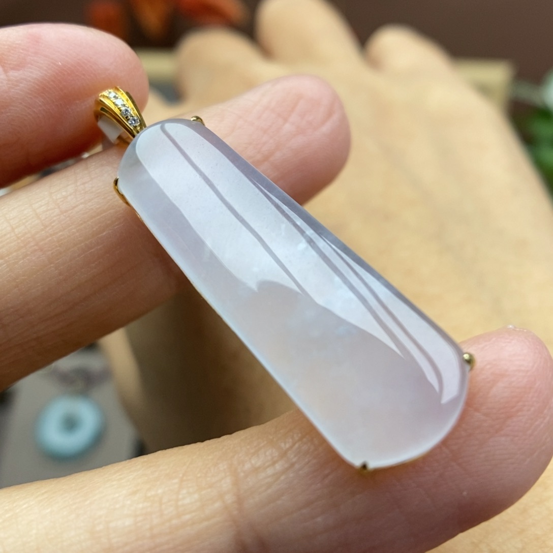 【闪购商品】颈饰18K金镶嵌翡翠63