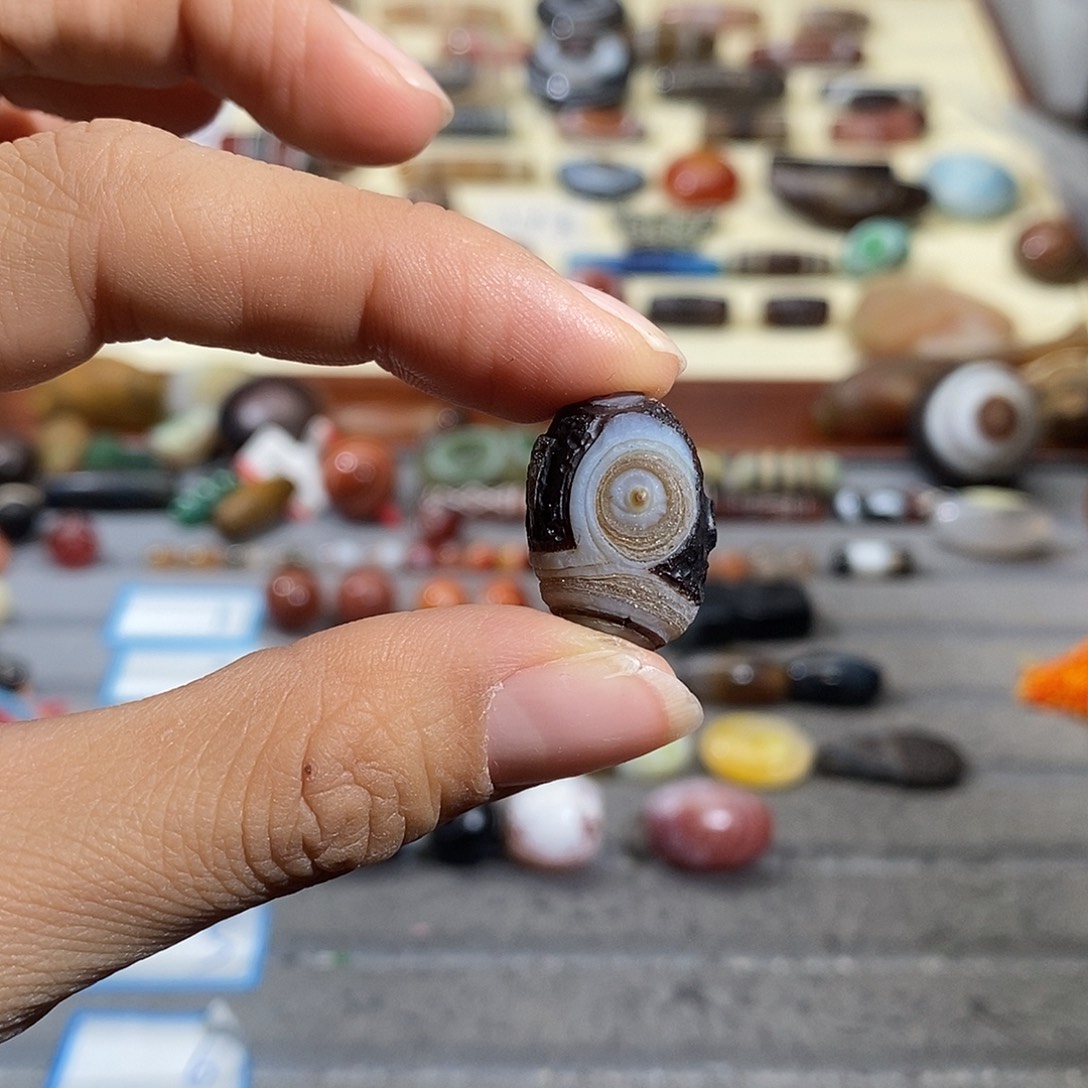 榻***子玛瑙/玉髓合金颈饰