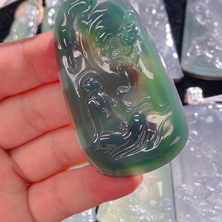 翡翠颈饰未镶嵌65，