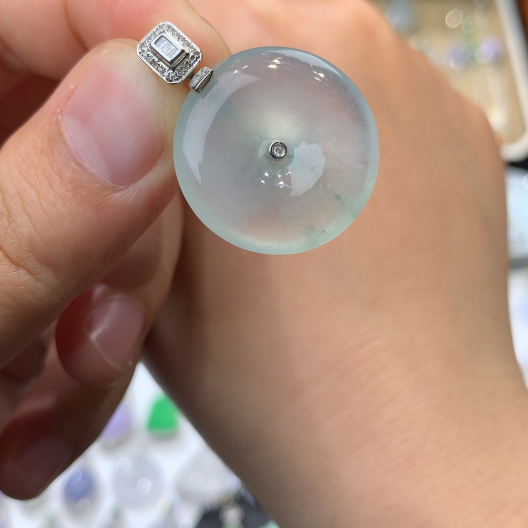 翡翠吊坠(不含链)18K金镶嵌平安扣