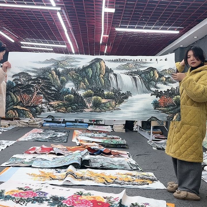 国画无毛或被短柔或短毛或近