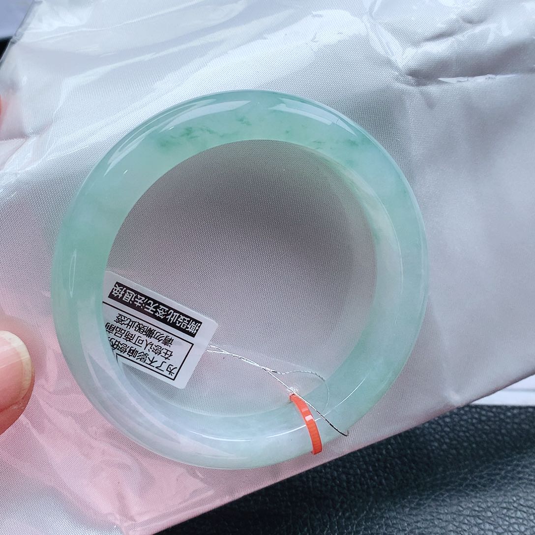 翡翠手镯未镶嵌天然翡翠手镯