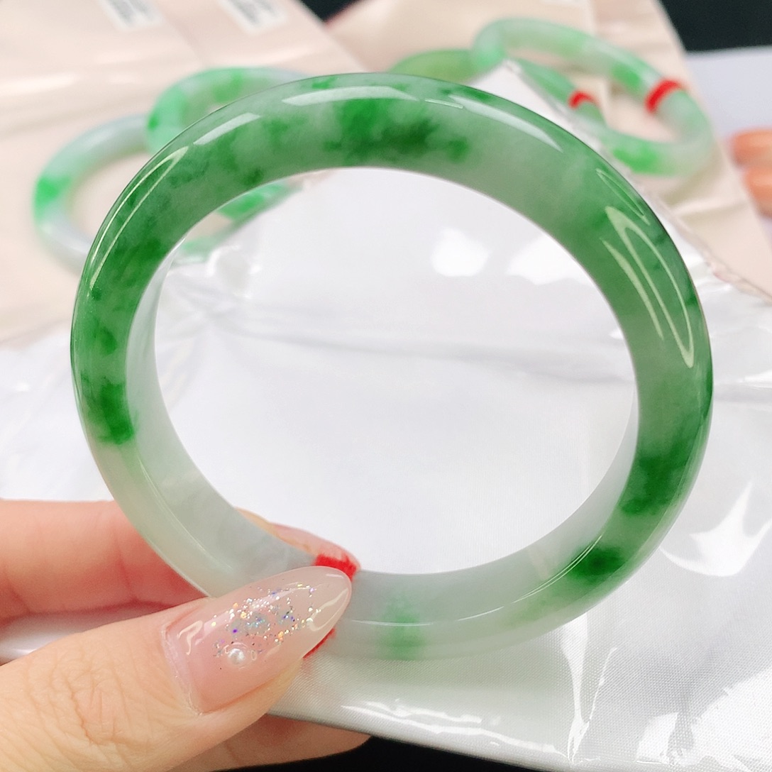 翡翠手镯未镶嵌187翡翠