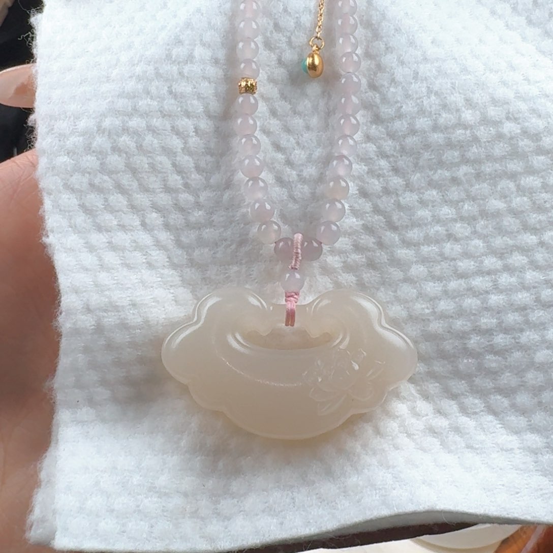 和田玉吊坠(赠链)未镶嵌骄****姐