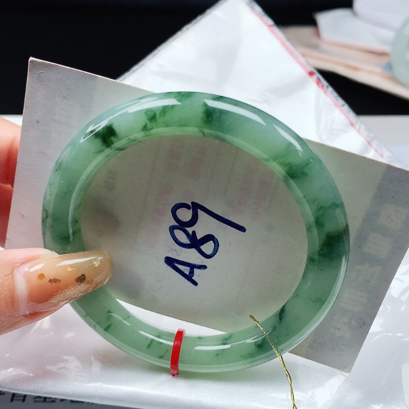 【闪购商品】翡翠手镯未镶嵌 圆条52+