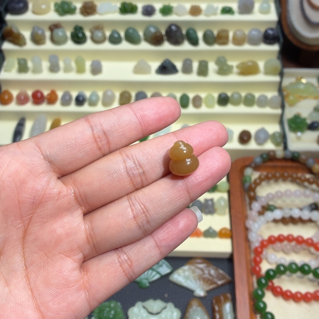 鎏***金和田玉未镶嵌颈饰