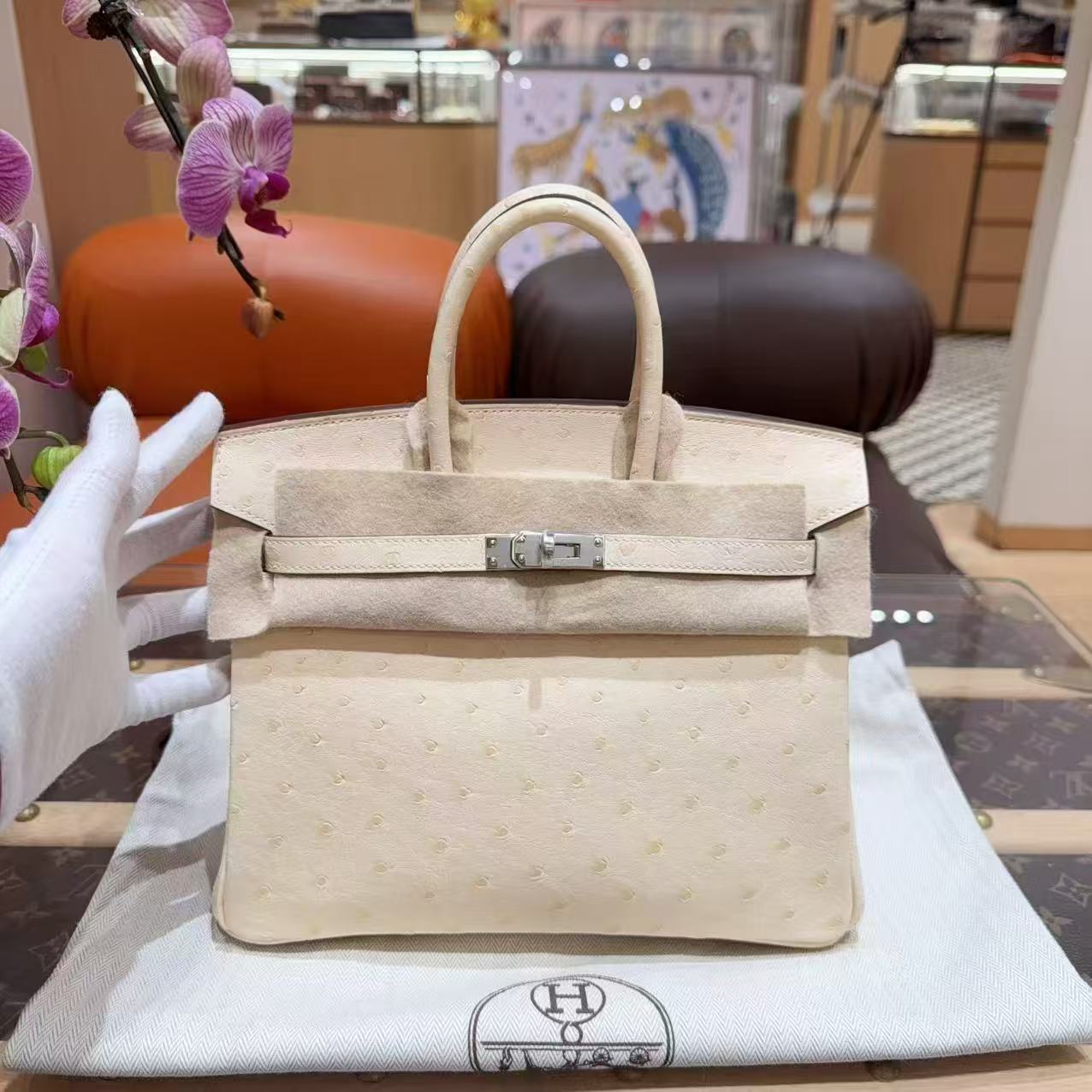 99新 Hermes/爱马仕 Birkin25 奶油白 银扣  鸵鸟皮