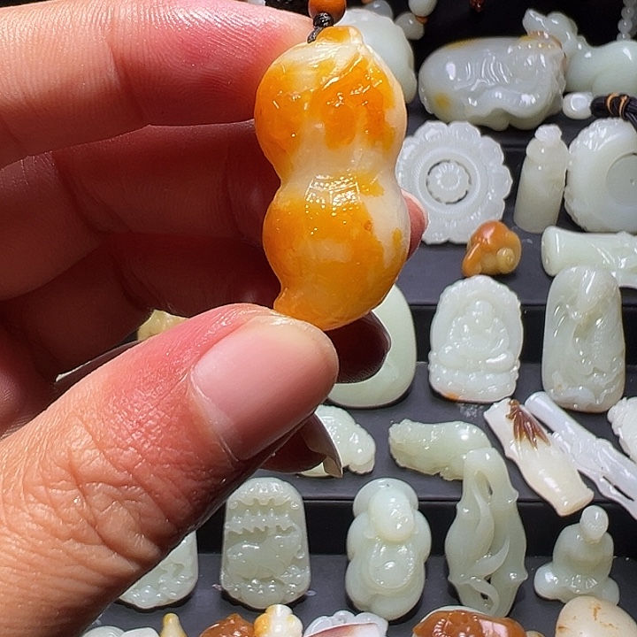 和田玉未镶嵌挂件