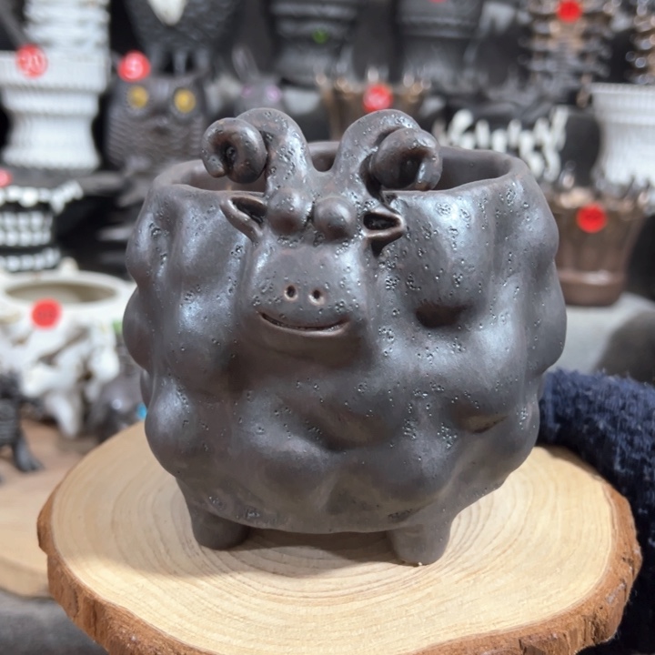 紫砂花盆手捏微瑕，内口9.5外高11