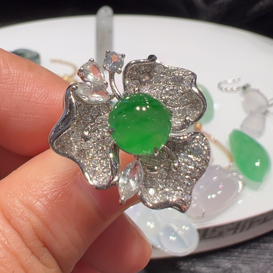 翡翠18K金镶嵌颈饰戒指